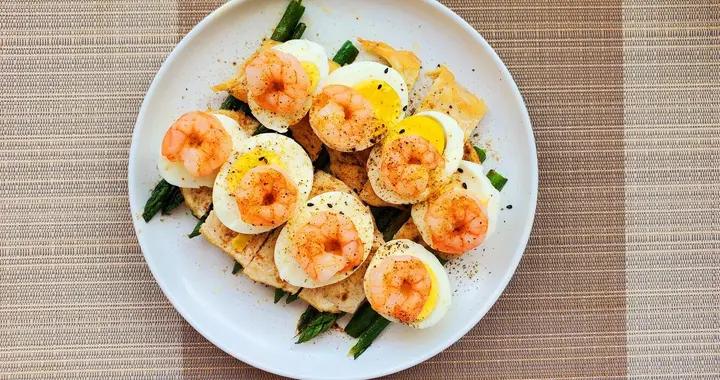 營養早餐新選擇：大蝦配雞蛋，健康又美味，這些注意事項要牢記