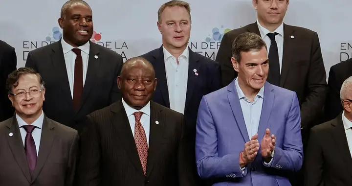 桑切斯召集在西班牙開會，巴西的盧拉感謝他有勇氣，佩特羅也來了