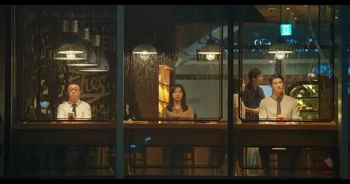 成年人崩潰起來，連喫炸雞都覺得毫無意義