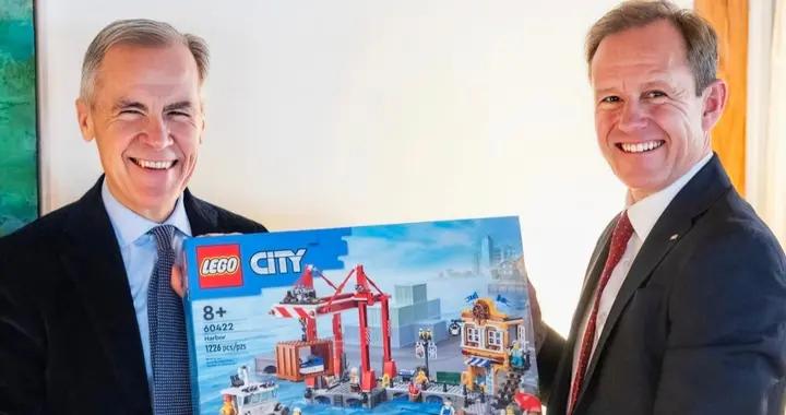 加拿大的卡尼出發訪華，時隔九年了，丹麥大使送禮物想幫忙帶話