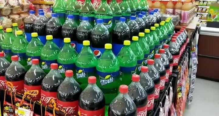 過年買飲料，別總買可樂橙汁，這4種飲料多囤些，全家老少都愛喝