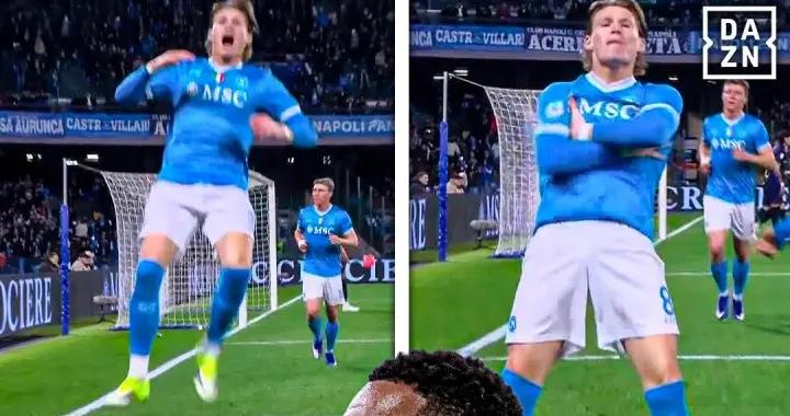 小麥進球后做姆巴佩同款慶祝動作，可惜進球因毫米級越位被吹掉