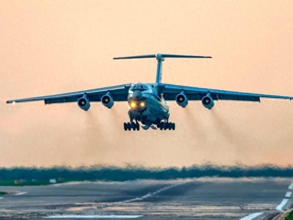 緊張局勢升級之際，美媒：一架俄羅斯重型運輸機降落在古巴一空軍基地