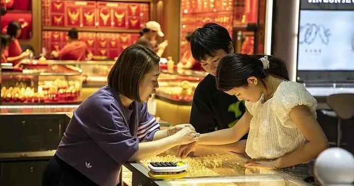 金價升破5000美元，有人變現20公斤