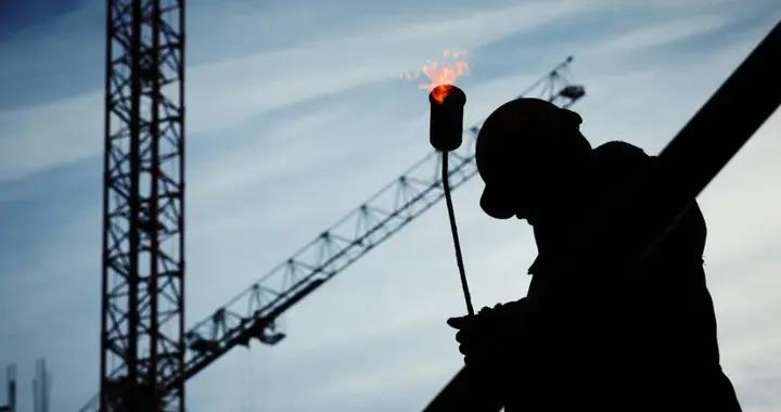 就業解析：鐵路職工55歲退休，33年工齡月退金不足5000元引熱議