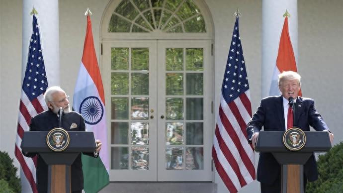 特朗普宣佈取消對印度商品25%關稅