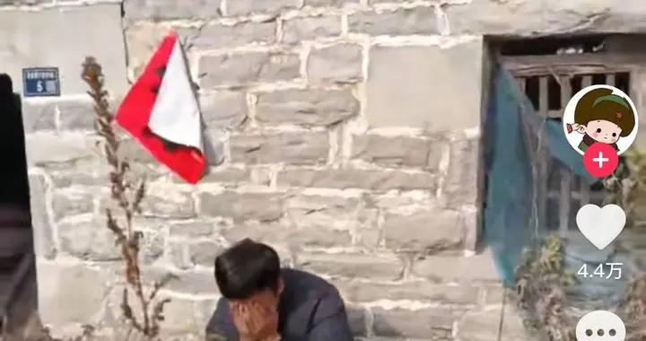 “開車5小時回家，只爲在老家門口坐上10分鐘”被評論區感動了