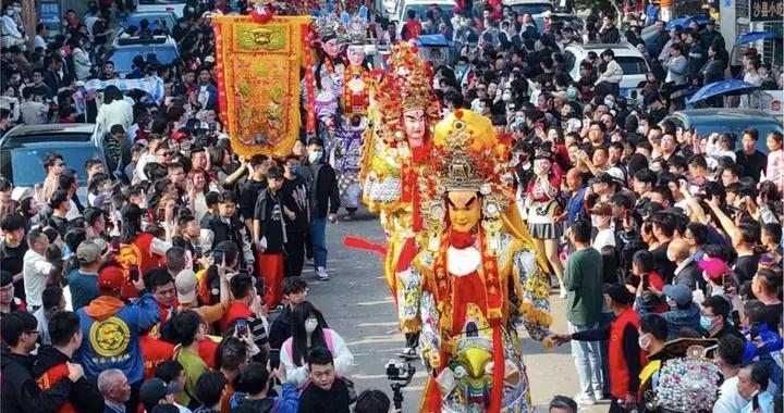 地鐵公交免費坐！這座新年頂流城市，年味濃到溢出屏幕！