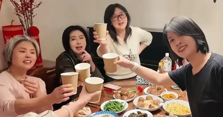 明星年夜飯來了！張藝興太豐盛，張傑喫火鍋，王祖賢國外喫餃子