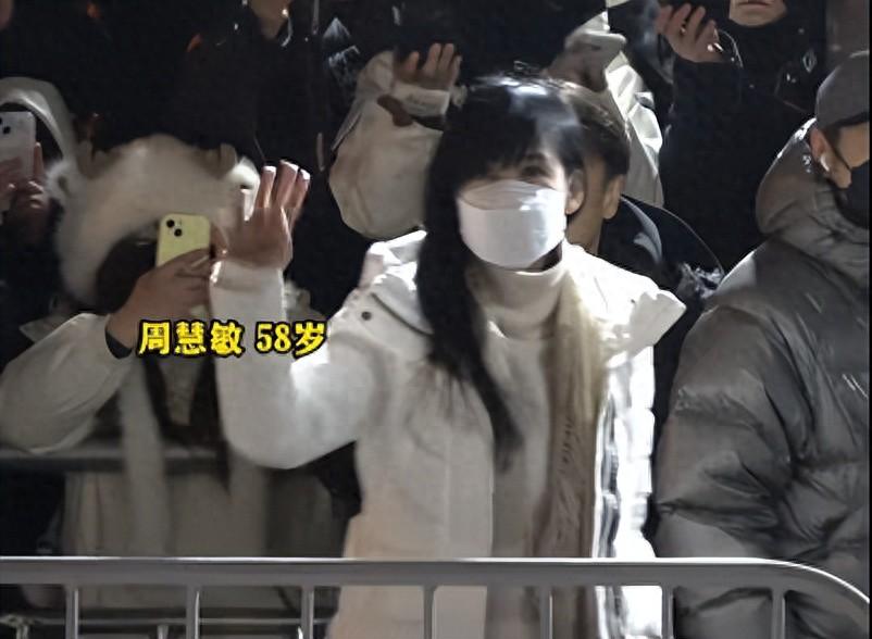 58歲“玉女掌門人”周慧敏將首登春晚，與劉敏濤、熱依扎詠琪等女星同臺合唱，網友：女神來了，對眼睛太友好！