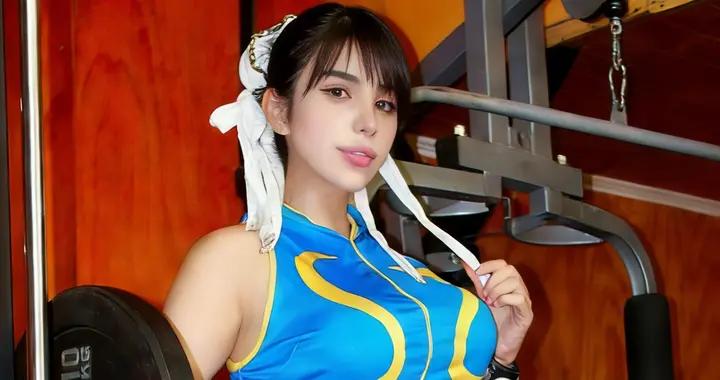 壓迫感拉滿的春麗cos，如此體格你能撐幾分鐘