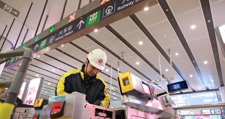 新春走基層丨京港地鐵4號線通號維修工程師張猛的“隱藏技能”