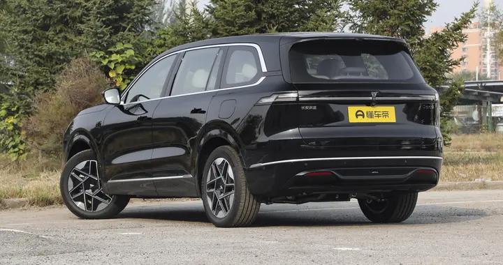 春節回家如何選SUV?深藍S09空間大，續航長，6口之家出行的優選