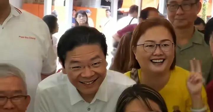 黃循財又高調了，他給居民送祝福，還祝高市連任，指手畫腳看航展