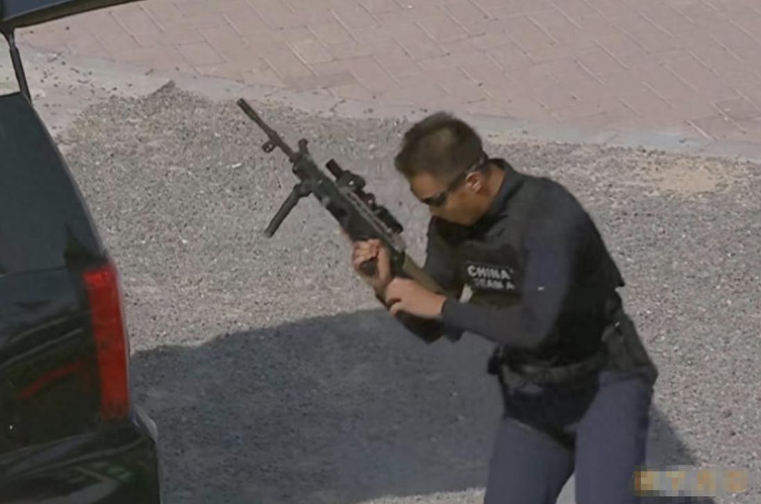 不用191步槍？阿聯酋公開賽，中國特警把95-1機槍當射手步槍？