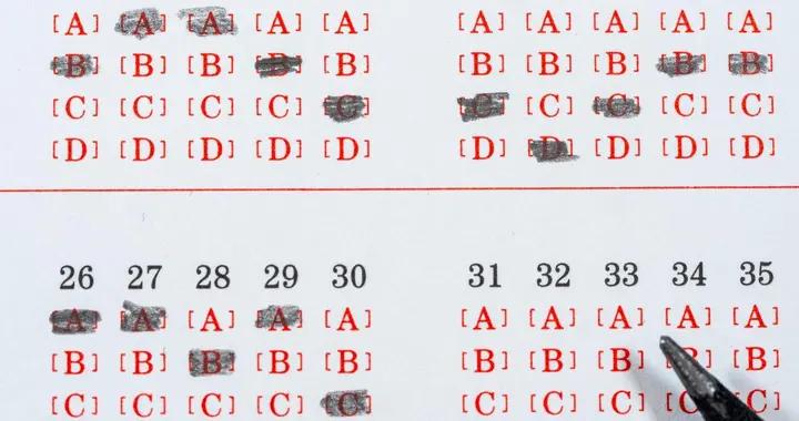 孩子考高分家長依舊焦慮 非理性情緒悄然侵蝕孩子身心健康