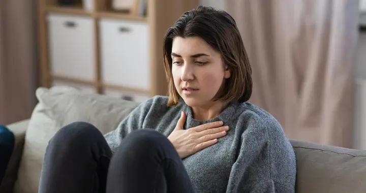 胸小的原因找到了！遺傳佔大頭，激素和營養也很關鍵