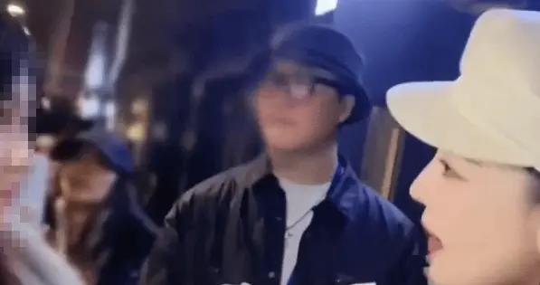 張馨予犀利式回應粉絲送花：你很有錢是吧？