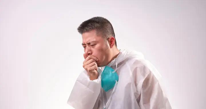 吐痰帶血絲別忽視！可能是小損傷，也可能藏着大病