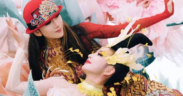 佟麗婭與楊麗萍合作演繹《花開富貴》！化身牡丹仙子與鶴共舞