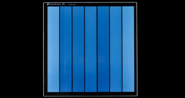 微軟新技術把玻璃變成硬盤，一塊存五千部電影，一萬年不丟數據