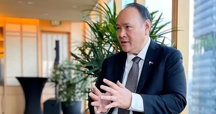 中方對菲制裁落地後，菲防長又變臉了，竟長中國志氣滅美方威風