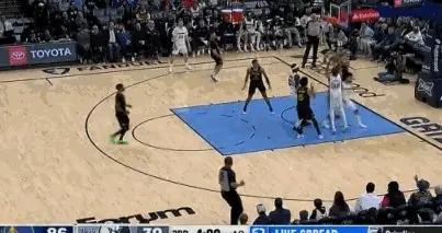 還以爲你挪活了呢！小皮蓬快速反擊分球 呂佩爾跟進空籃沒上進