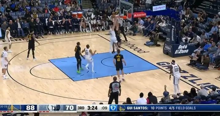 遮天蔽日！波斯特積極補防 排球大帽封蓋克萊頓