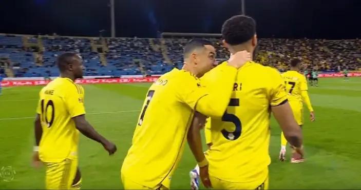 半場-勝利暫3-0納傑馬體育 C羅連續4場破門+生涯965球科曼建功