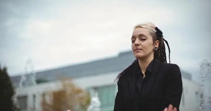 別讓壞情緒斷了寶寶“口糧”！生氣回奶後，這樣做能快速追奶