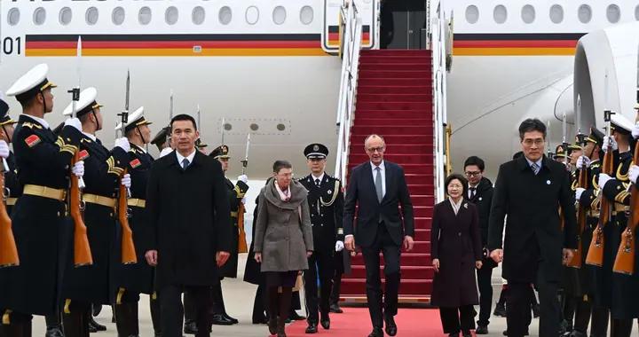 默茨率豪華陣容訪華，做出一個鄭重承諾，讓美國人心生警惕