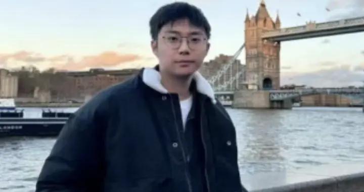 他讓機器人學會看屏操作，不插數據線就能像人一樣戳手機