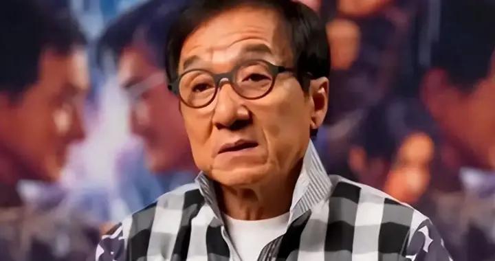 一張衛生紙反覆用，襪子破洞不捨得扔，成龍到底有多“摳門”？