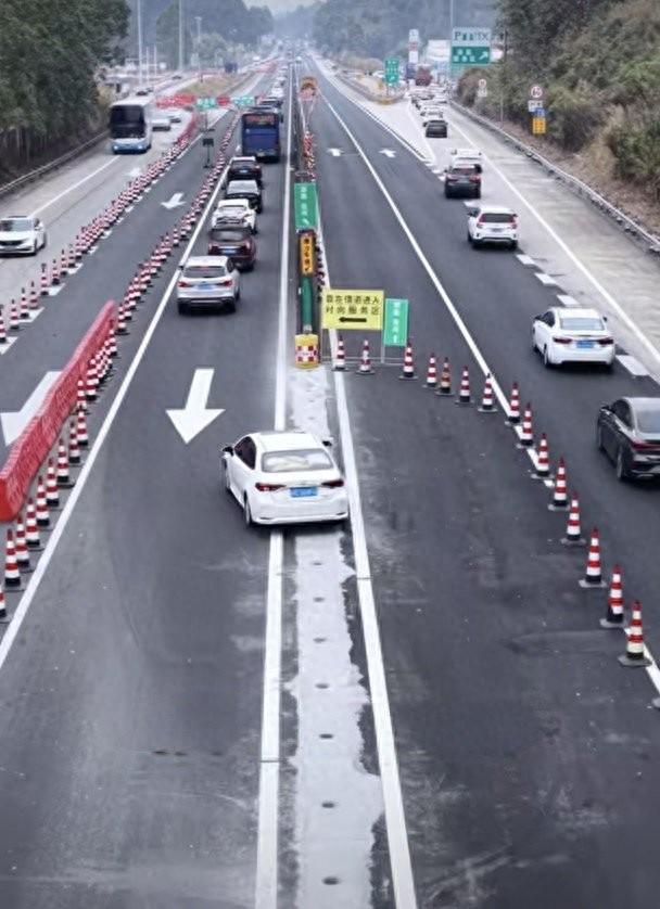 “誰發明的，要重獎！”一條潮汐車道如何撬動春運“堵局”？