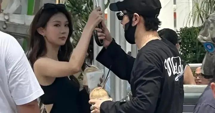 黃曉明戀情曝光！與美女穿情侶裝同遊，女方年齡被扒疑似小他22歲