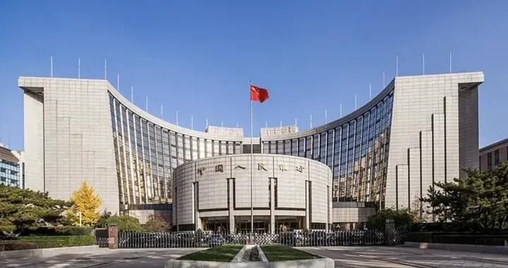 央行出手穩匯率，離岸人民幣短線走低100點