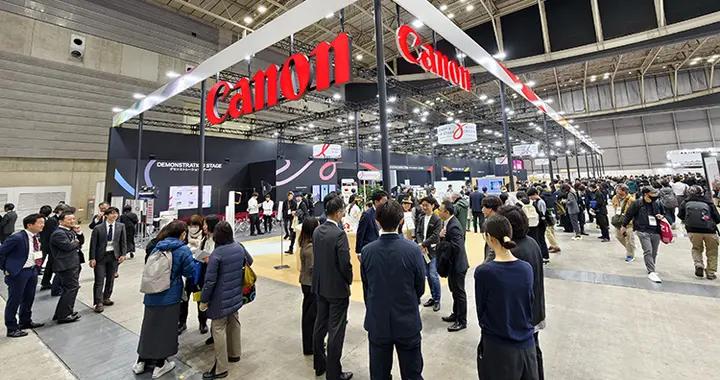 佳能復古概念機現身CP+2026：造型類似哈蘇500，腰平取景拍攝