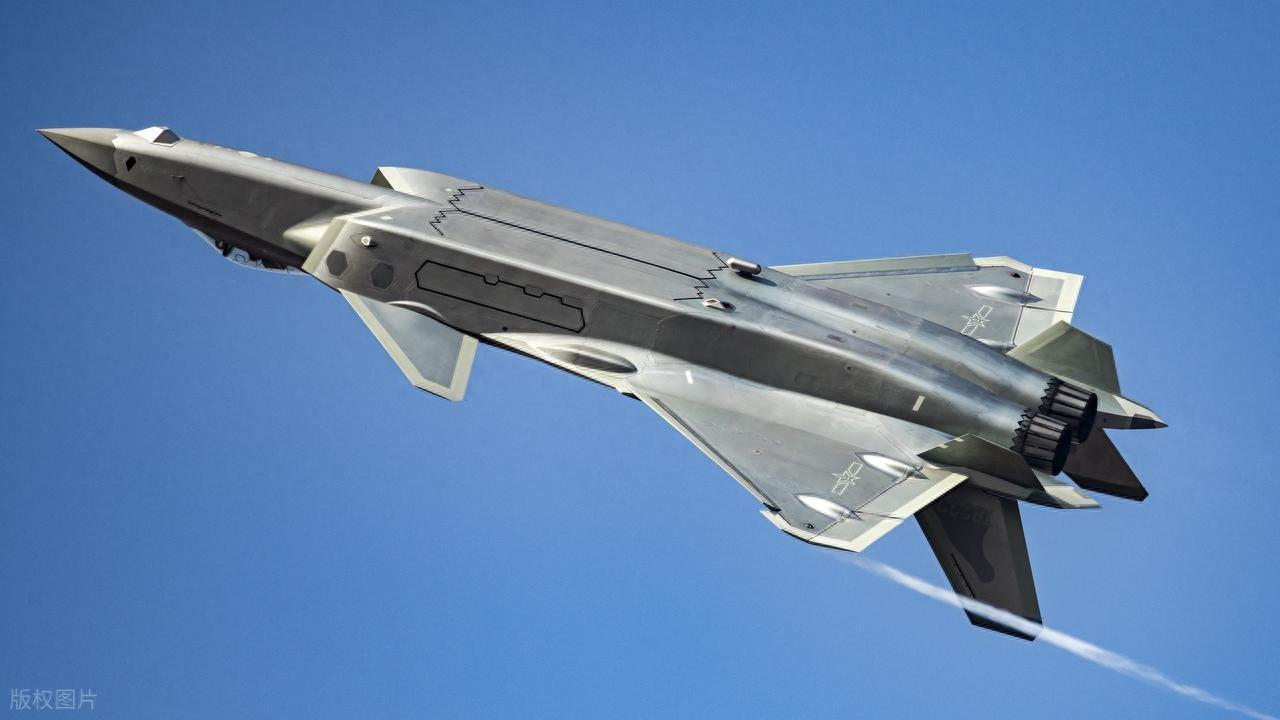 中國在中東地區展示殲-35戰鬥機，與美國和俄羅斯展開競爭
