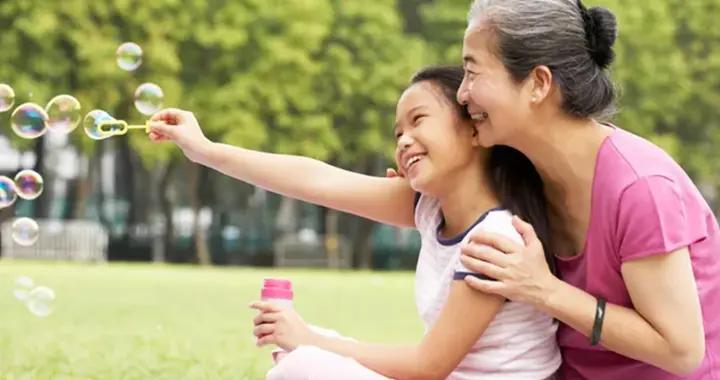 姥姥親還是奶奶親？科學排序是這樣，跟我們想象得不太一樣