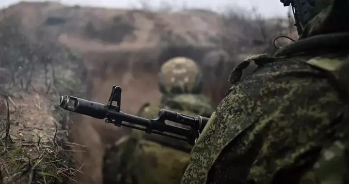 俄軍前線造出 “驃騎兵” 卡車 能防地雷帶防空武器 原型是蘇聯老經典