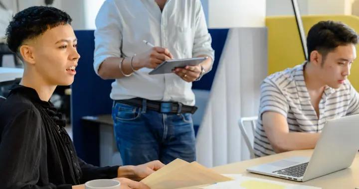 醫院護士年入10萬爲何仍選擇辭職？揭開醫療行業薪資背後的真相