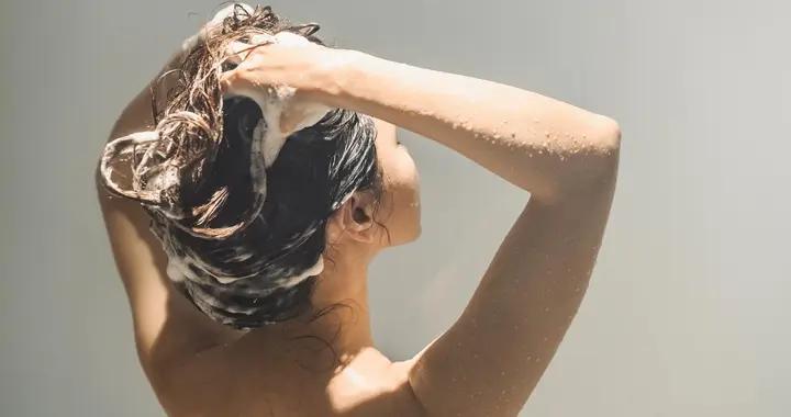 告別“大油田”！油性頭髮改善技巧，選對方法3天不油膩