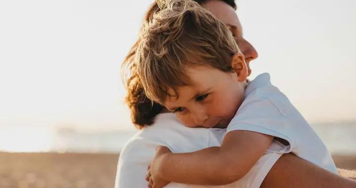 爲什麼你吼罵完孩子，他從不記仇，還轉身就和你親？真相令人心酸