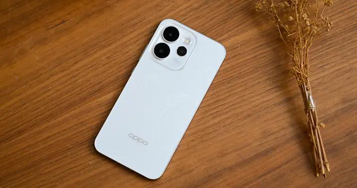 OPPO Reno15測評，實況玩出新花樣，正中女生心房！