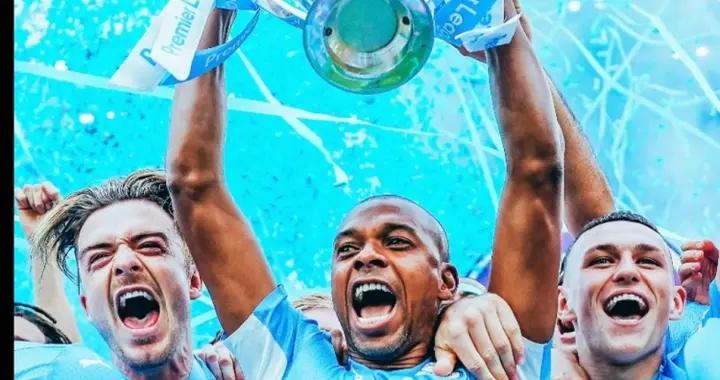 效力9年！曼城官方致敬費爾南迪尼奧：祝你在退役後一切順利！