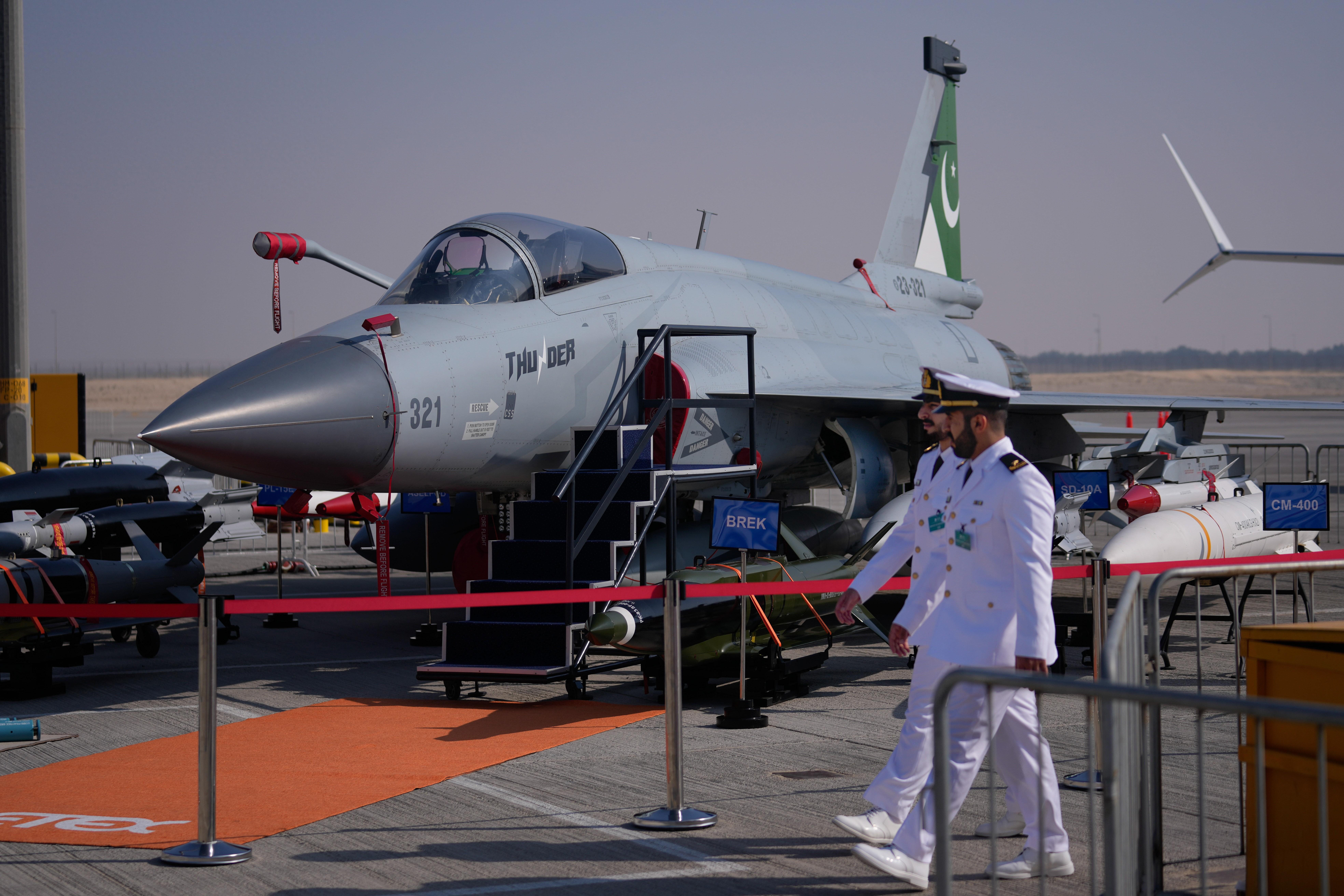 巴媒：巴印空軍在迪拜航展罕見互動引熱議