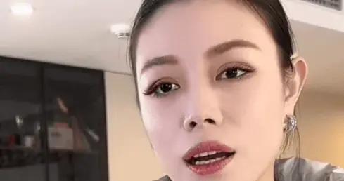 葛薈婕回應女兒小蘋果叫章子怡媽媽：子怡對她好，當親女兒一樣養