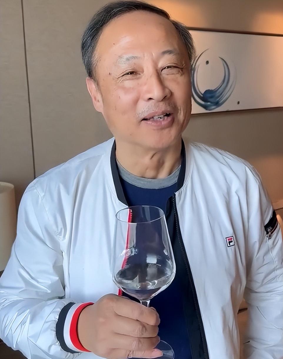 周野芒回應上熱搜！承認已給足奚美娟體面，自稱在逆境中活下來-娛樂-今日熱點-聚焦看點